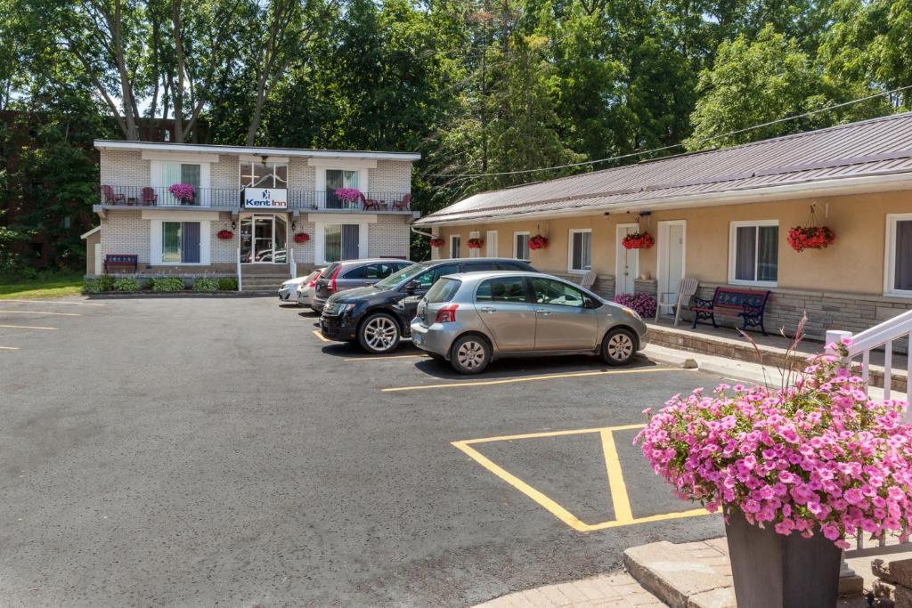Kent Inn Lindsay Exterior photo
